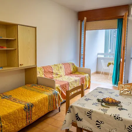 Cozy Near The Sea In アパート ビビオーネ
